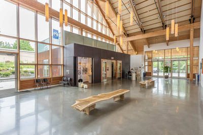 Atrium lobby (capacity: 500)